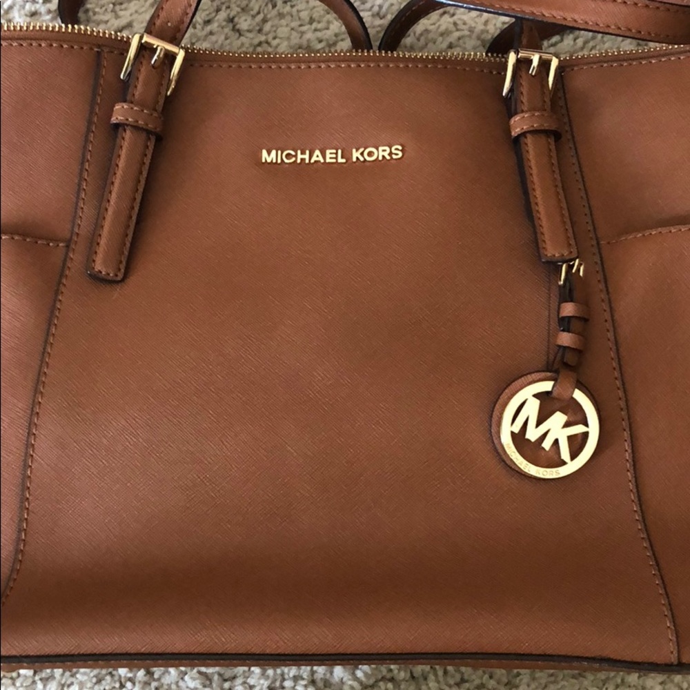 Michael Kors jet set brown